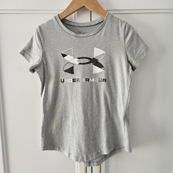 UNDER AMOUR | 3 for 1 girls tees - Picture 4 of 9